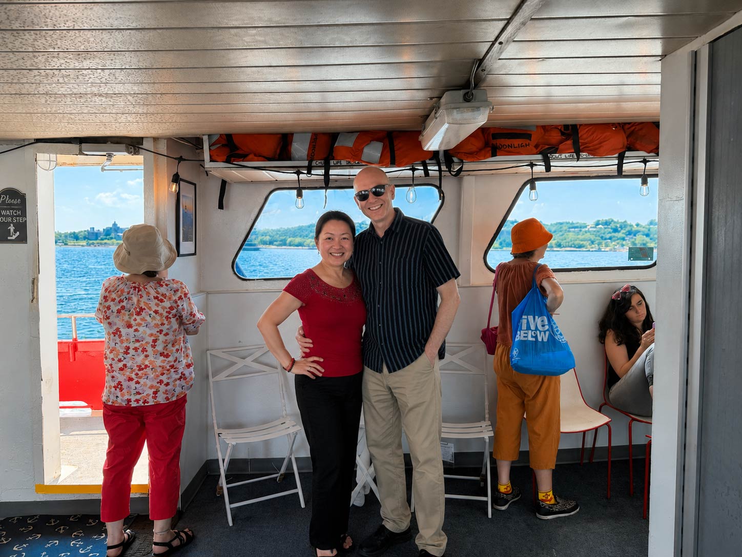 New York sightseeing and landmarks cruise experience